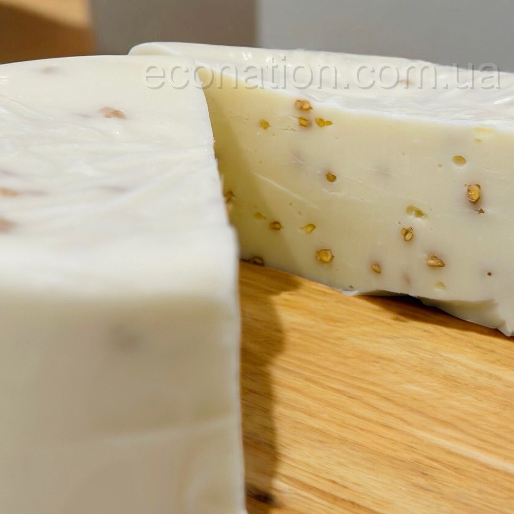 Сулугуні з горіхом